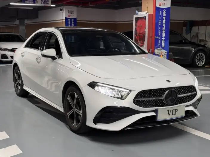 Mercedes-Benz A-class 2023 Model A 200 L Sports sedan Fashion Edition – фото 3