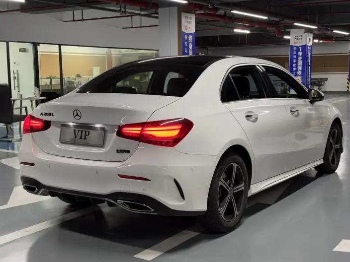 Mercedes-Benz A-class 2023 Model A 200 L Sports sedan Fashion Edition – фото 6