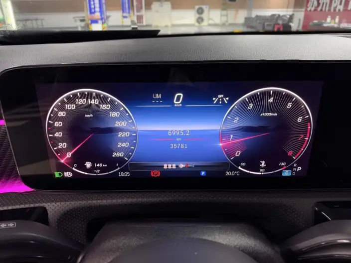 Mercedes-Benz A-class 2023 Model A 200 L Sports sedan Fashion Edition – фото 10