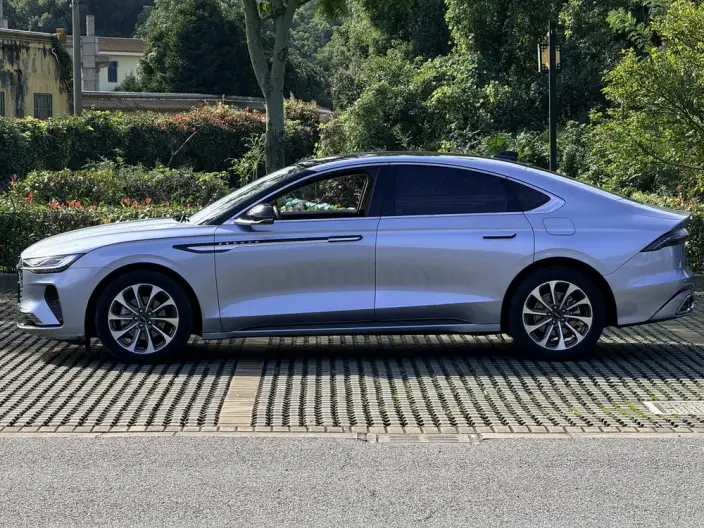 Lincoln Z 2022 Model i Xiang Zun Shang Edition
