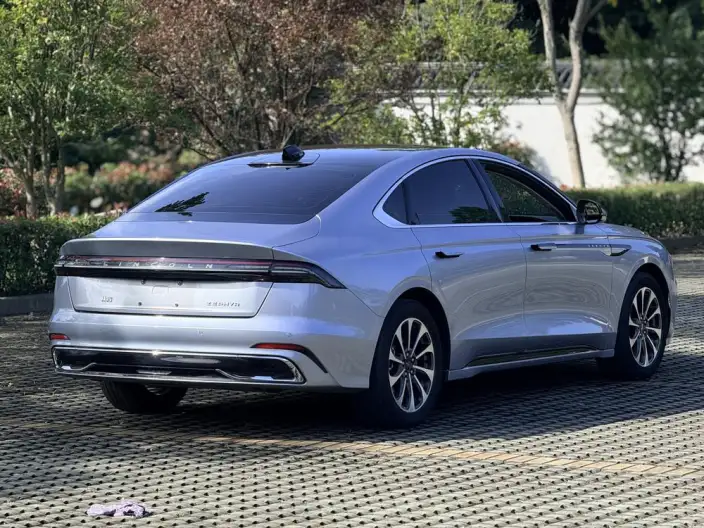 Lincoln Z 2022 Model i Xiang Zun Shang Edition – фото 7