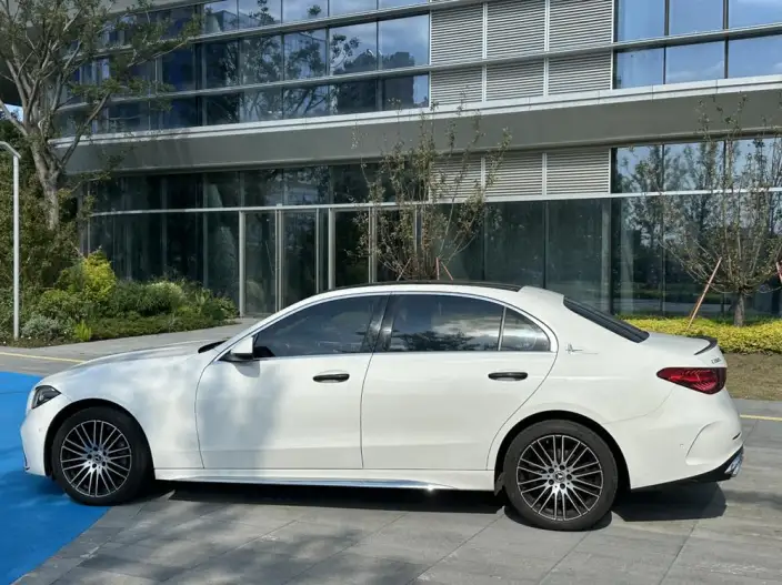 Mercedes-Benz C-Class 2024 Model C 260 L Sports Edition – фото 4