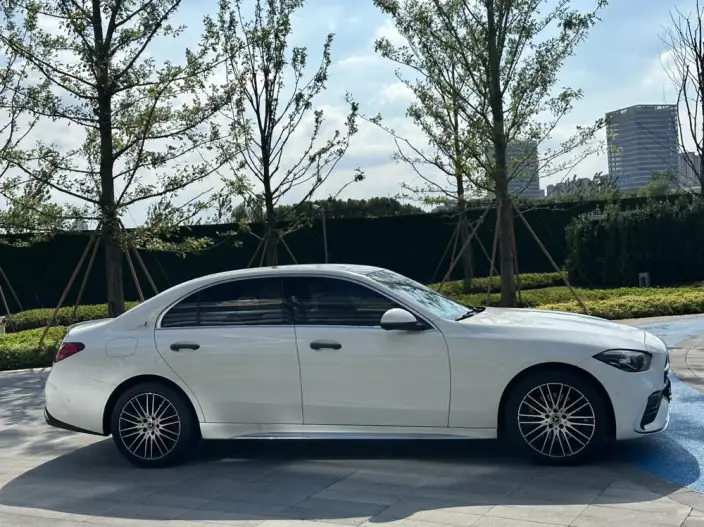 Mercedes-Benz C-Class 2024 Model C 260 L Sports Edition – фото 8