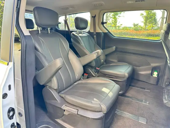 Maxus G10 2022 Model 2.0T Petrol Automatic Smart Edition 7 seat – фото 9