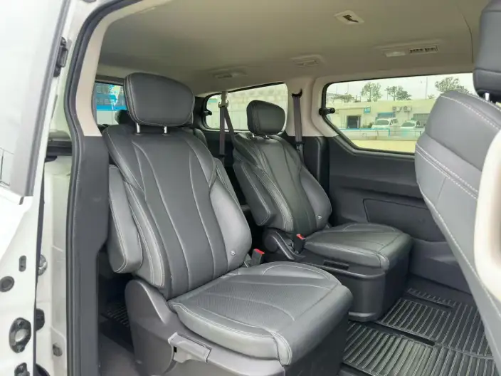 Maxus G10 2022 Model 2.0T Petrol Automatic Smart Edition 7 seat – фото 10