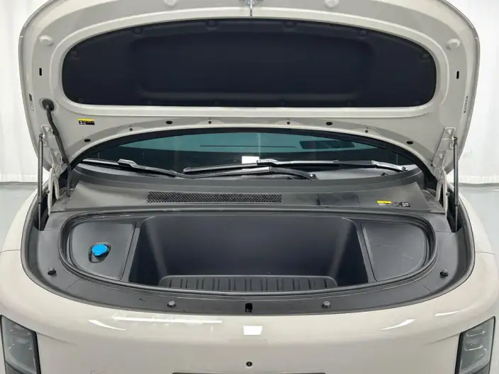 Li Auto i6 2025 Model 2WD Standard Edition – фото 10