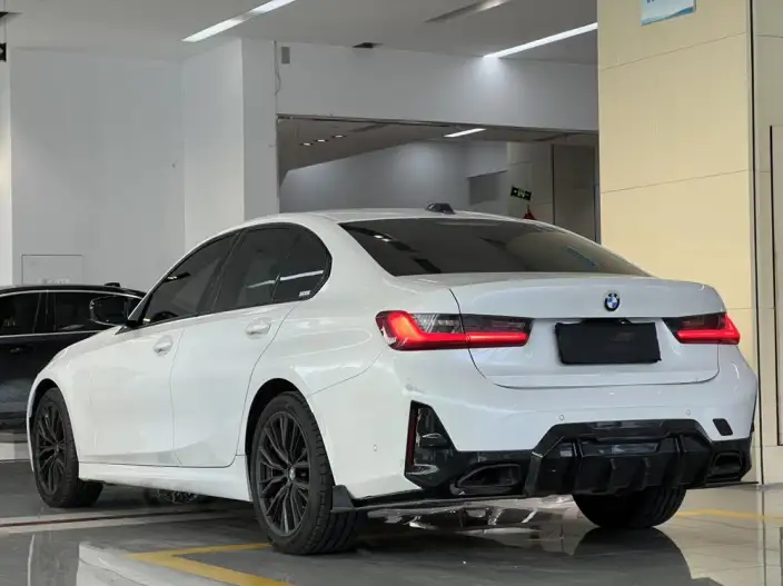 BMW 3 Series 2023 Model 330i M Sports Night Set – фото 4