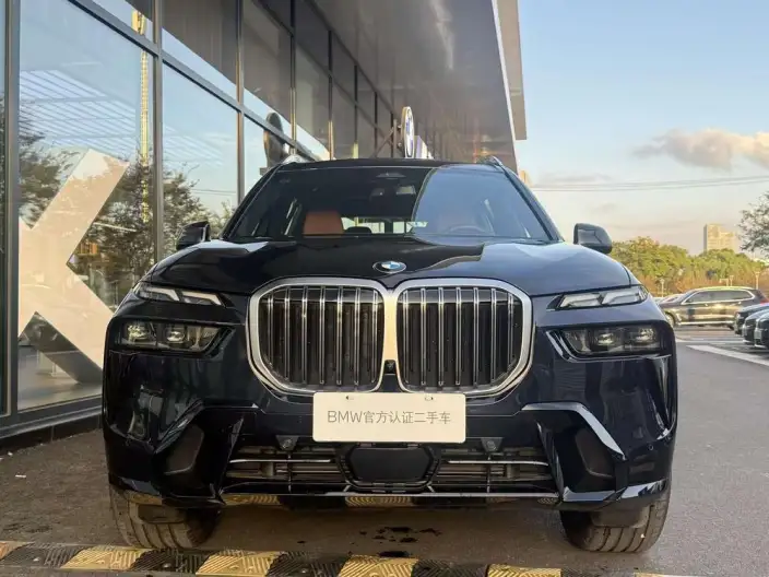 BMW X7 2023 Model xDrive40i Exclusive Model M Sports Set – фото 2