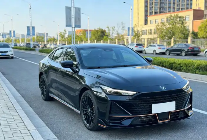 Changan UNI-V 2023 Model 1.5T Sports Edition