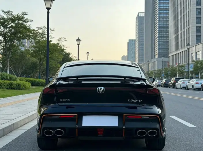 Changan UNI-V 2023 Model 1.5T Sports Edition – фото 5