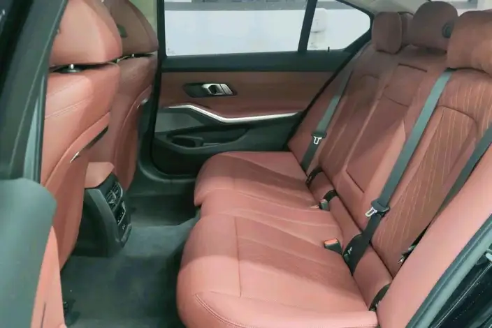 BMW 3 Series 2026 Model 325Li M Sports Set – фото 10