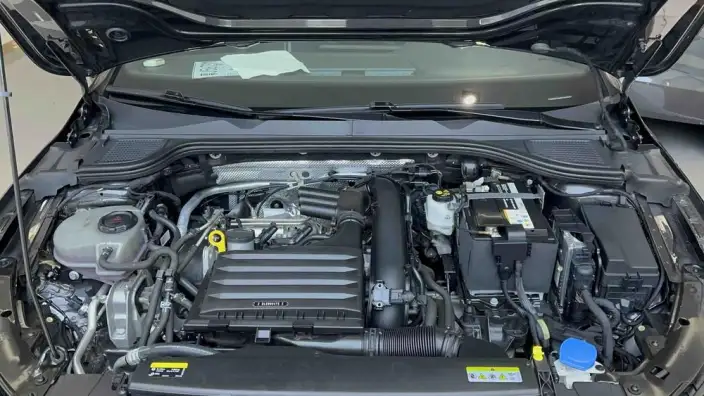 Volkswagen Golf 2023 Model Facelift 280TSI DSG R-Line Lite – фото 8