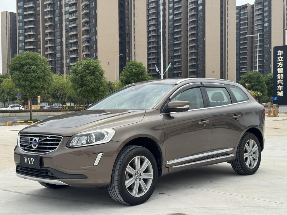 Volvo XC60 2015 T5 AWD Smart Far – фото 1