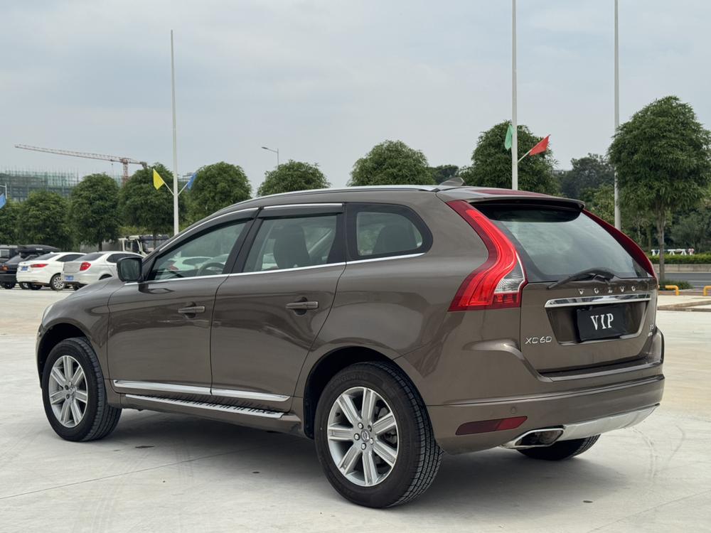 Volvo XC60 2015 T5 AWD Smart Far – фото 5