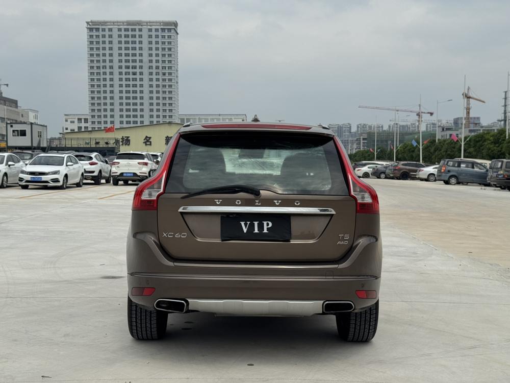 Volvo XC60 2015 T5 AWD Smart Far – фото 6