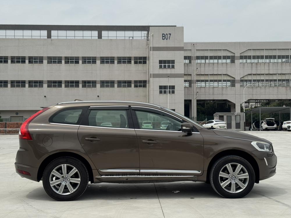 Volvo XC60 2015 T5 AWD Smart Far – фото 8