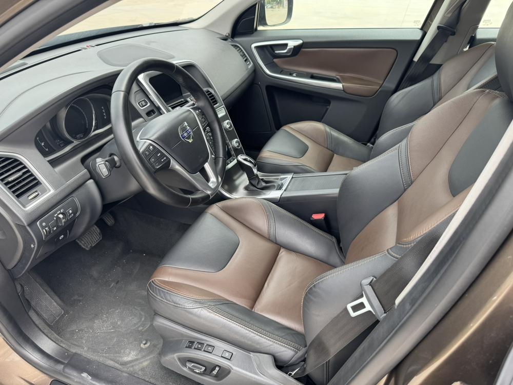 Volvo XC60 2015 T5 AWD Smart Far – фото 14