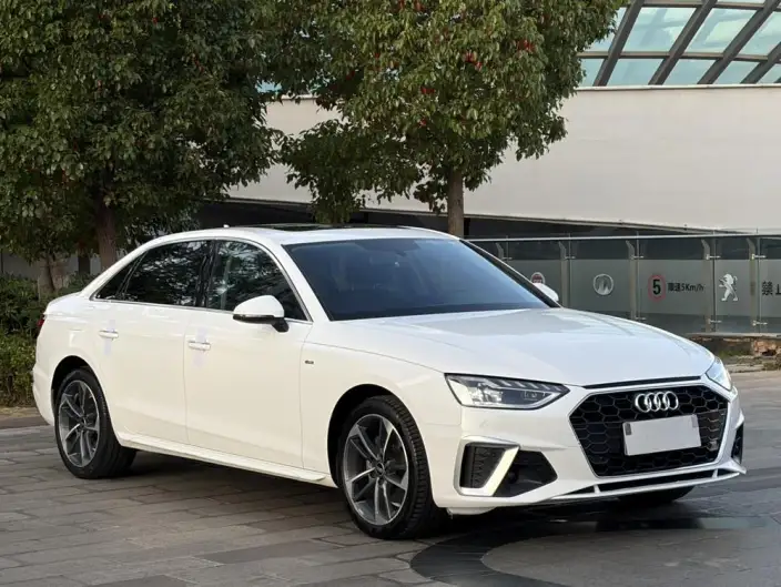 Audi A4 L 2022 Model 40 TFSI Fashion Dynamic Model – фото 3