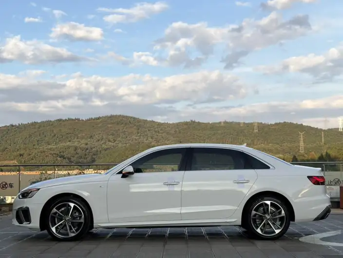 Audi A4 L 2022 Model 40 TFSI Fashion Dynamic Model – фото 4