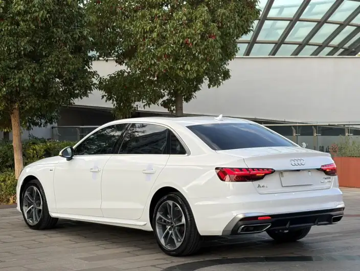 Audi A4 L 2022 Model 40 TFSI Fashion Dynamic Model – фото 5