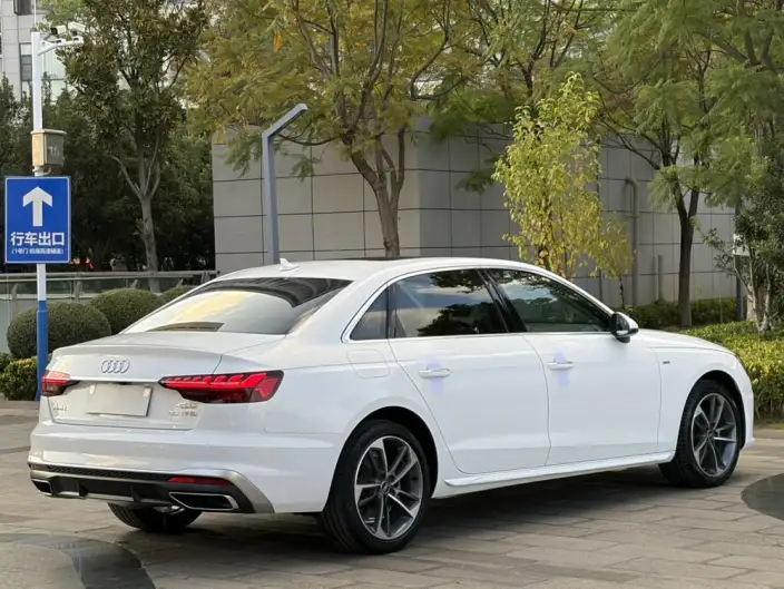Audi A4 L 2022 Model 40 TFSI Fashion Dynamic Model – фото 7