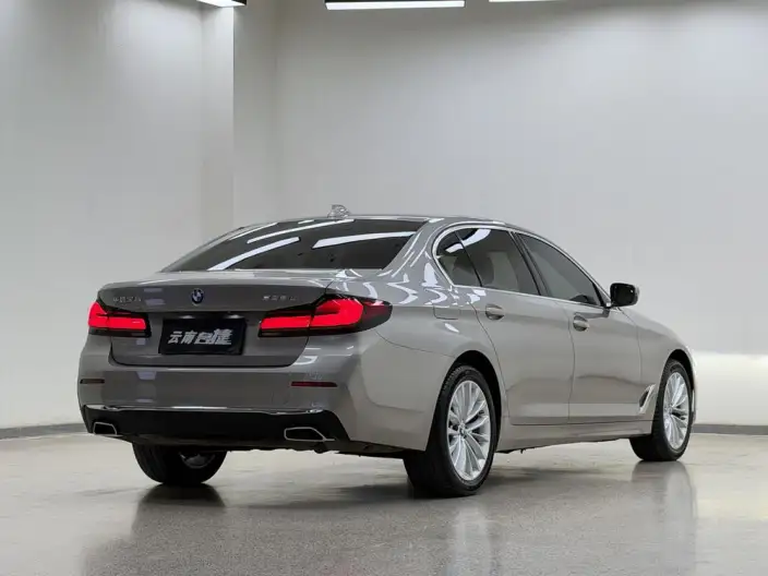 BMW 5 Series 2022 Model 525Li Luxury Set – фото 7