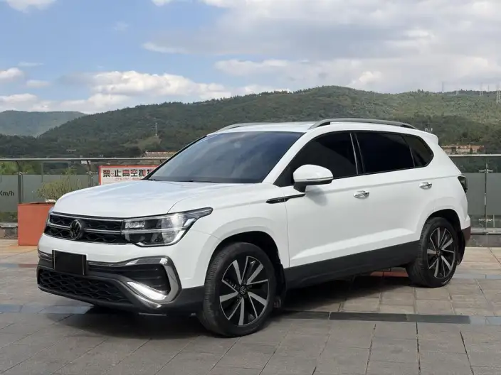 Volkswagen Tharu 2023 Model 300TSI 2WD Moonlight Edition – фото 1