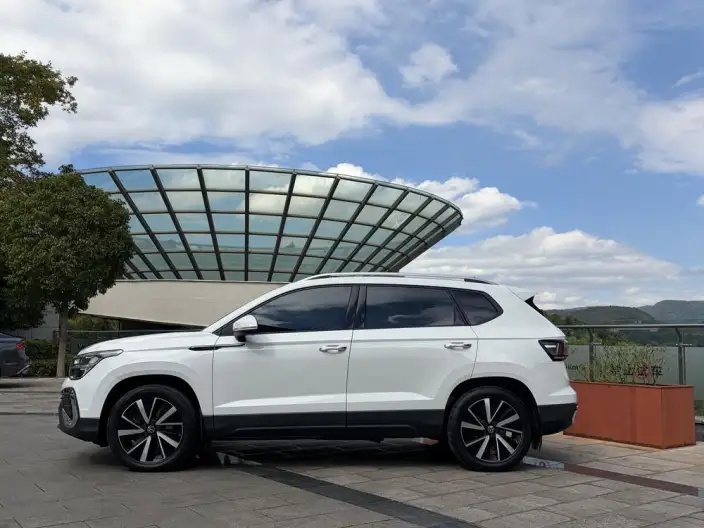 Volkswagen Tharu 2023 Model 300TSI 2WD Moonlight Edition – фото 4
