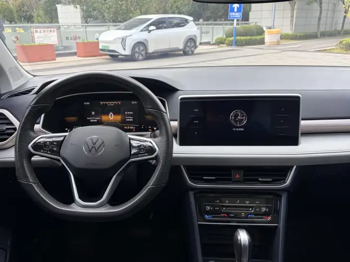 Volkswagen Tharu 2023 Model 300TSI 2WD Moonlight Edition – фото 10