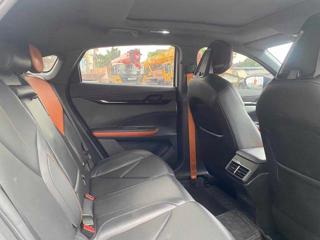 Changan UNI-V 2022 1.5T Premium – фото 5