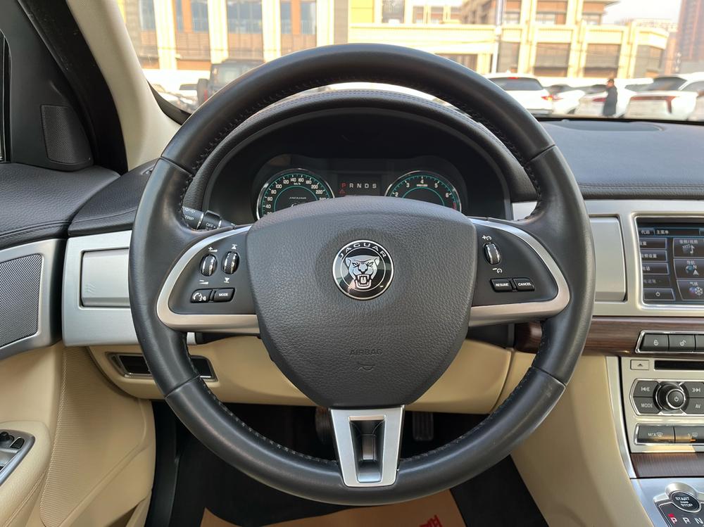 Jaguar XF 2014 модификация XF 2.0T Landwind Fenghua Edition – фото 12