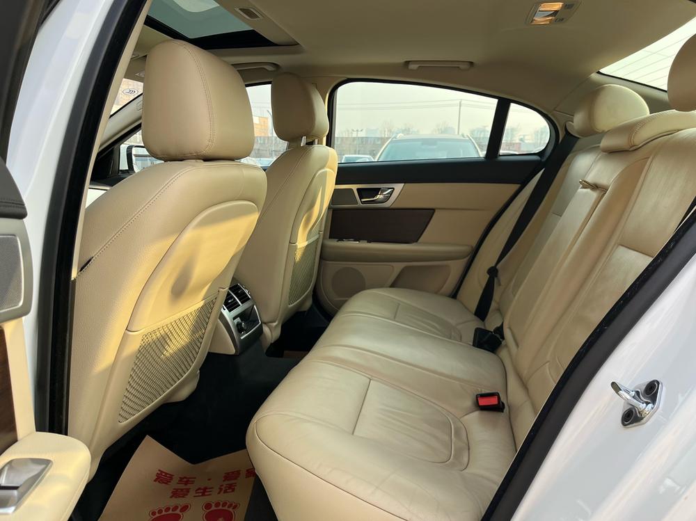 Jaguar XF 2014 модификация XF 2.0T Landwind Fenghua Edition – фото 17