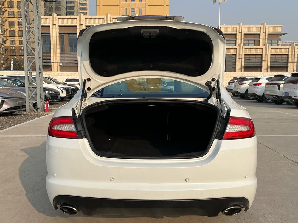Jaguar XF 2014 модификация XF 2.0T Landwind Fenghua Edition – фото 19