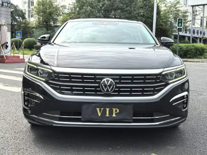Volkswagen Passat 2022 Model 330TSI Deluxe Edition – фото 2