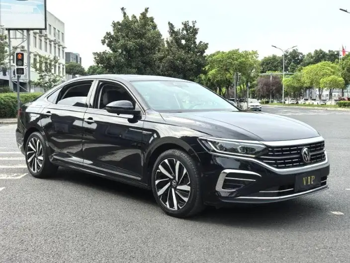 Volkswagen Passat 2022 Model 330TSI Deluxe Edition – фото 3