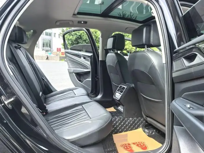 Volkswagen Passat 2022 Model 330TSI Deluxe Edition – фото 7