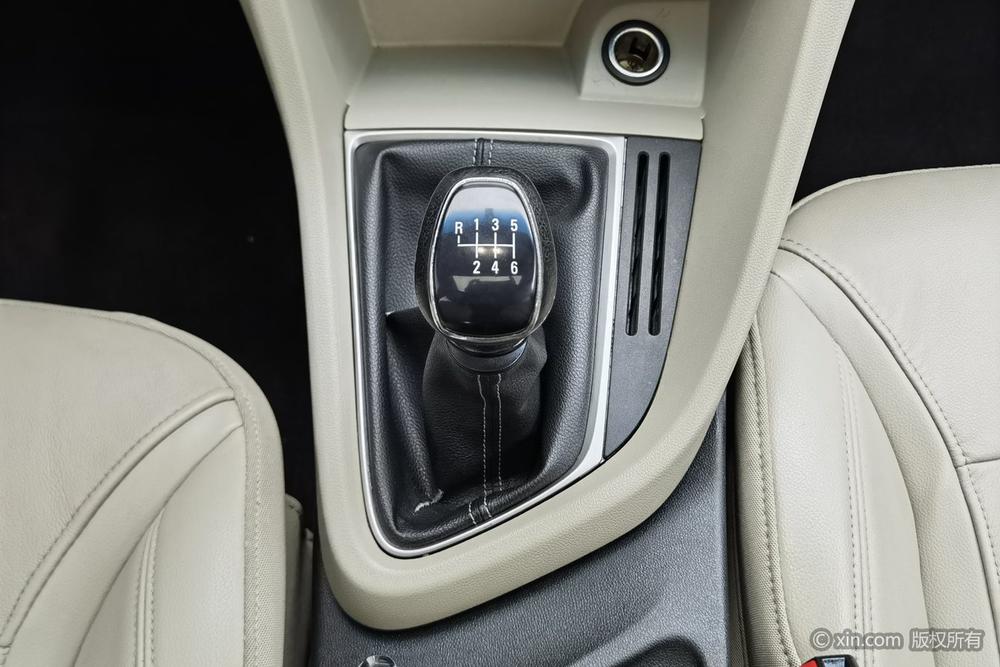 Buick Excelle Модель 2018 года 15T Manual Elite National V – фото 15