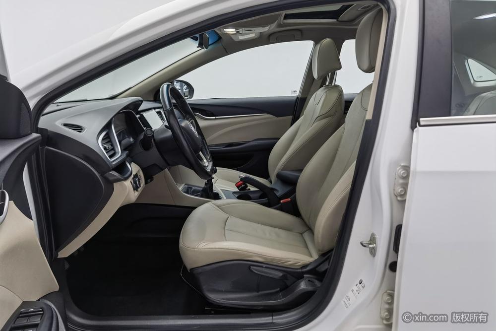 Buick Excelle Модель 2018 года 15T Manual Elite National V – фото 17