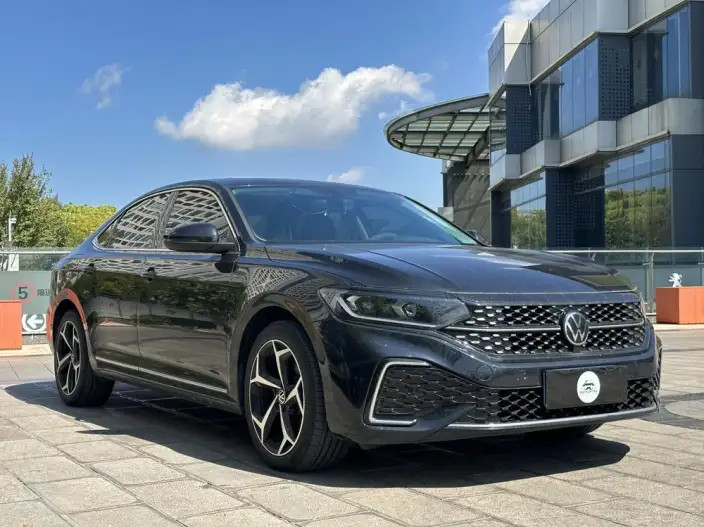 Volkswagen Passat 2023 Model Facelift 330TSI Starry sky Deluxe Edition – фото 3