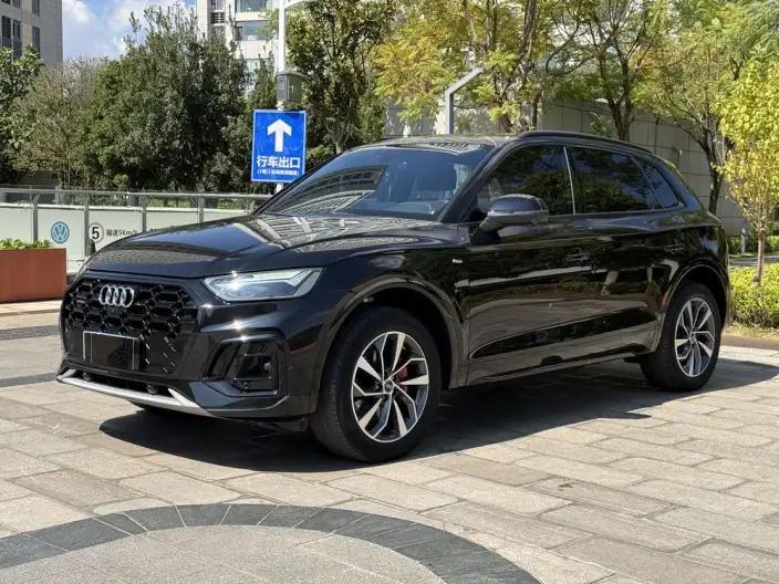 Audi Q5L 2023 Model 40T Luxury Dynamic Model – фото 1