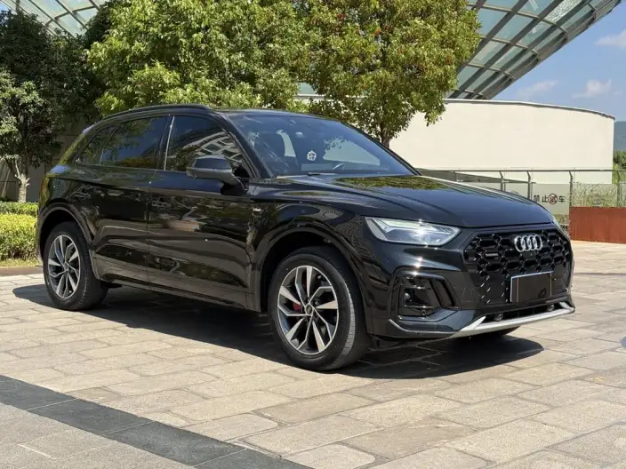 Audi Q5L 2023 Model 40T Luxury Dynamic Model – фото 3