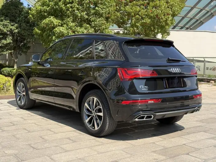 Audi Q5L 2023 Model 40T Luxury Dynamic Model – фото 5