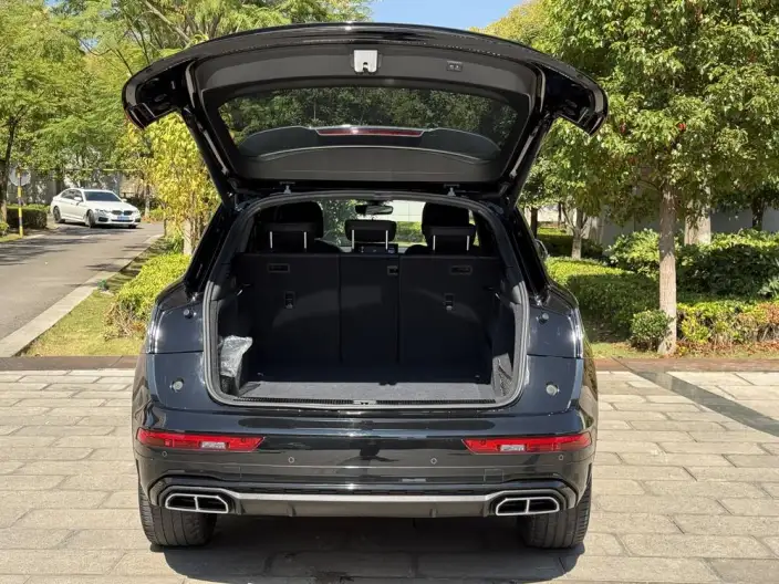 Audi Q5L 2023 Model 40T Luxury Dynamic Model – фото 9
