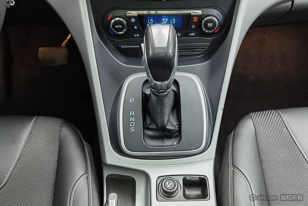 Ford Kuga 2013 модификация 1.6L GTDi 2WD Fashion тип – фото 14