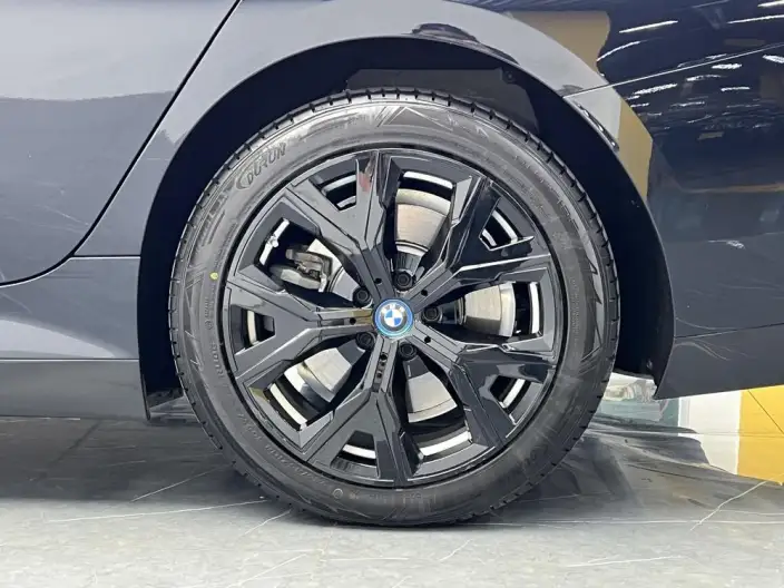 BMW i3 2023 Model eDrive35L – фото 9