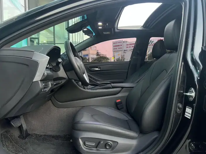 Toyota Avalon 2023 Model 2.0L CVT Deluxe Edition – фото 8