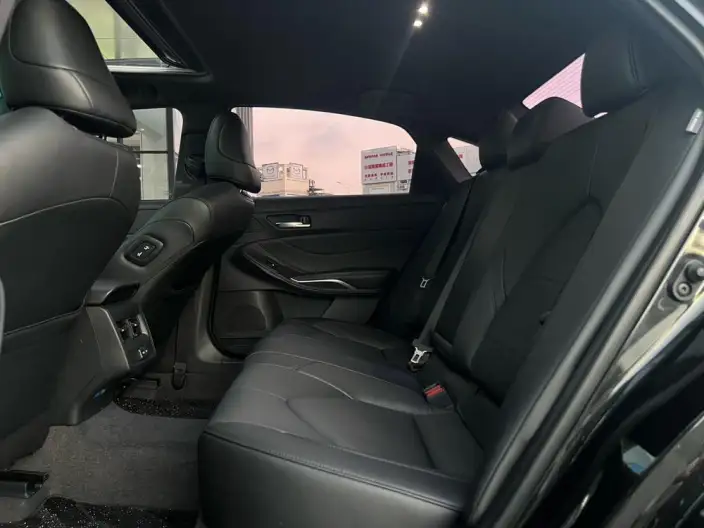 Toyota Avalon 2023 Model 2.0L CVT Deluxe Edition – фото 9