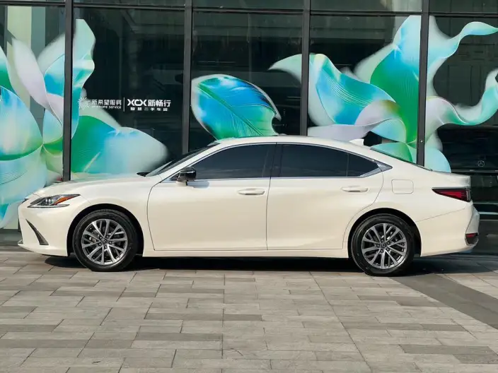 Lexus ES 2024 Model 200 Premium