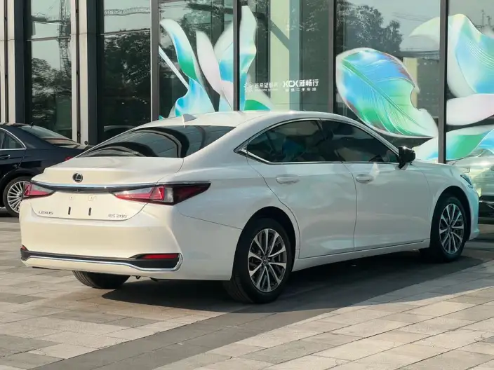 Lexus ES 2024 Model 200 Premium – фото 5