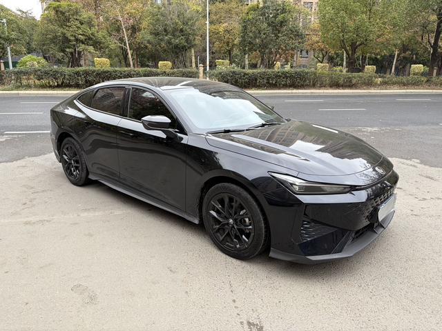 Changan UNI-V 2023 1.5T Premium – фото 3